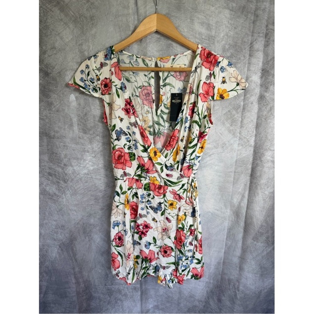 Hollister Floral print romper women's - NWT Soft Girl Summer Chic Cottage Core